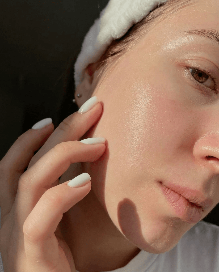 La parte más difícil del skincare no es empezar. Es continuar cuando ya no ves cambios.